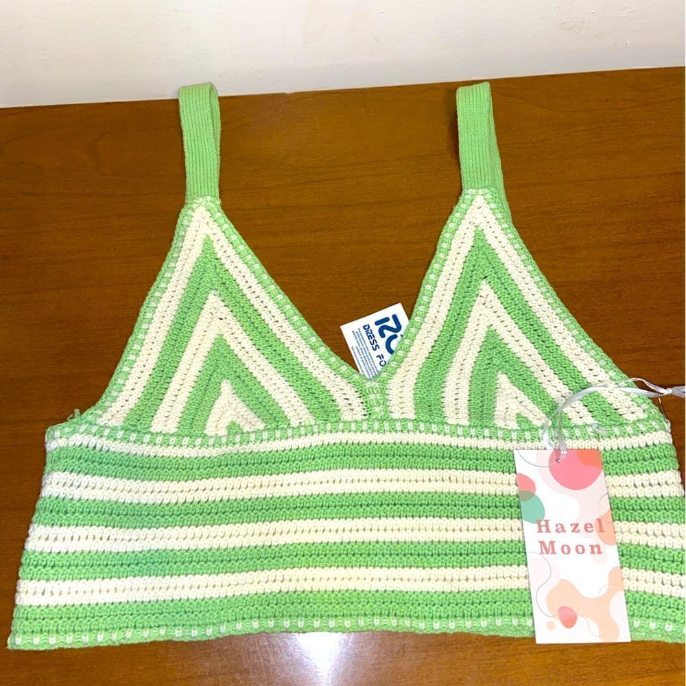 NWT knitted crop top size meduim